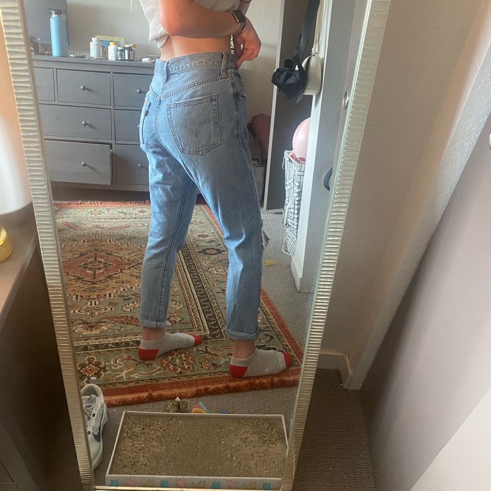 Too big on me. Use to be my go to jeans. Levis. Not sure the size but fit like 6